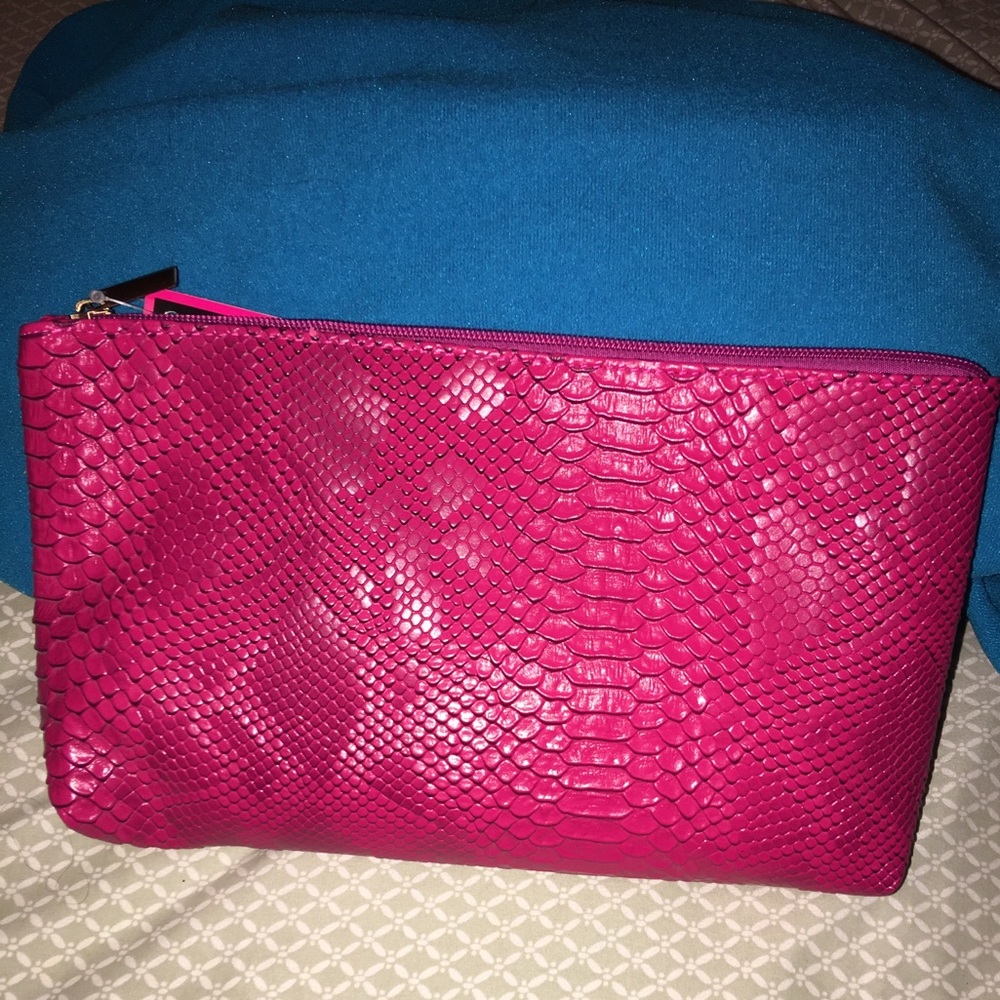 Hot Pink Reptile look Clutch